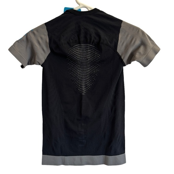 NWT UYN Running PB42 Black Short Sleeve Shirt, Black Beauty/Iron Gate, Size M - Picture 10 of 12